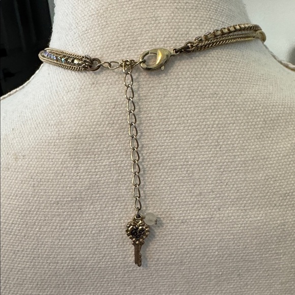 EUC Betsy Johnson Gold Bow Necklace and Bracelet Set - Picture 5 of 12